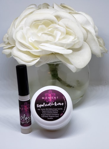 Gloss repulpant & exfoliant à lèvres aux fraises